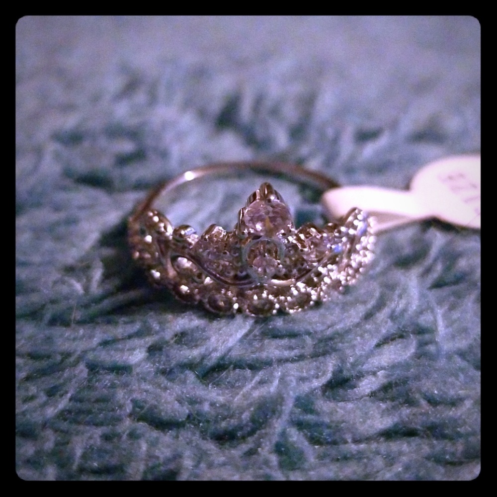 Fragrant Jewels Queen of Diamonds ring size 7
